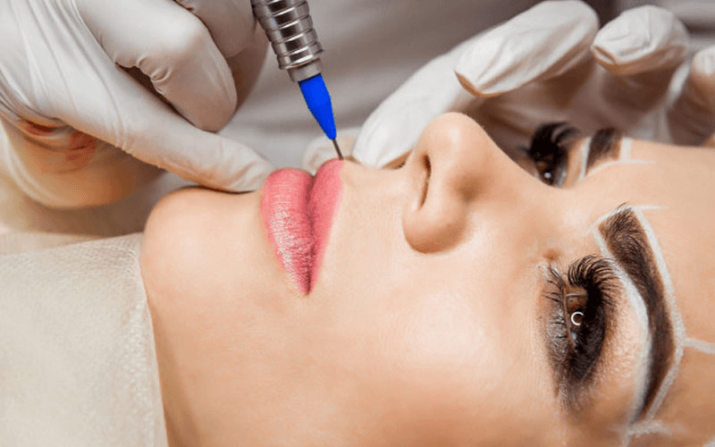 پاسخ جامع به سوالات متداول درباره آرایش دائم صورت، میکروبلیدینگ ابرو، شیدینگ لب، خط چشم دائم و مراقبتهای لازم بعد از انجام این خدمات ...